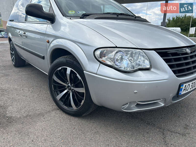 Минивэн Chrysler Voyager 2004 в Ужгороде фото 8 Минивэн Chrysler Voyager 2004 в Ужгороде