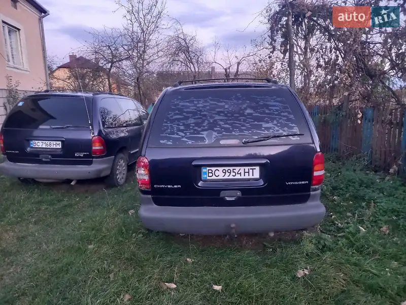 Chrysler Voyager 1999 VIN 1C4GYN2CXXU139566 фото оголошення 4 з 39