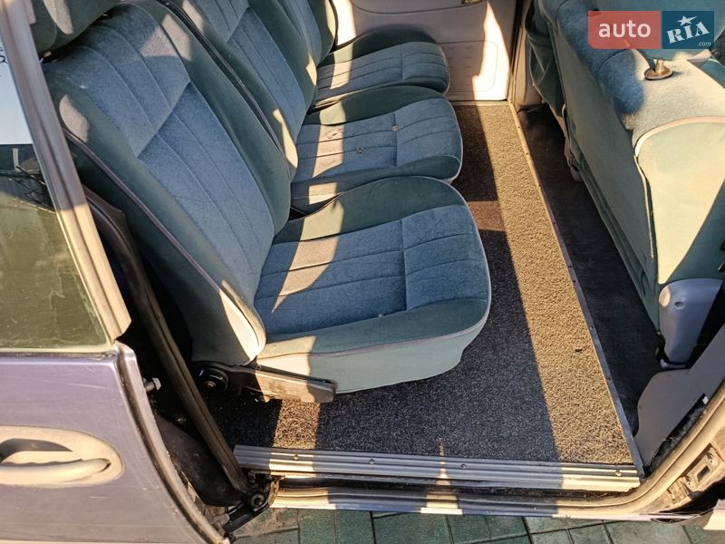 Минивэн Chrysler Voyager 1999 в Ирпене