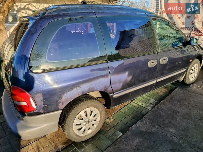 Минивэн Chrysler Voyager 1999 в Ирпене