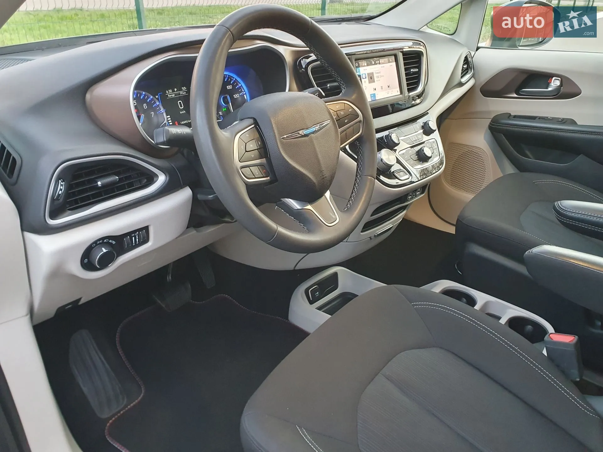 2022 Chrysler Voyager - мініатюра 45