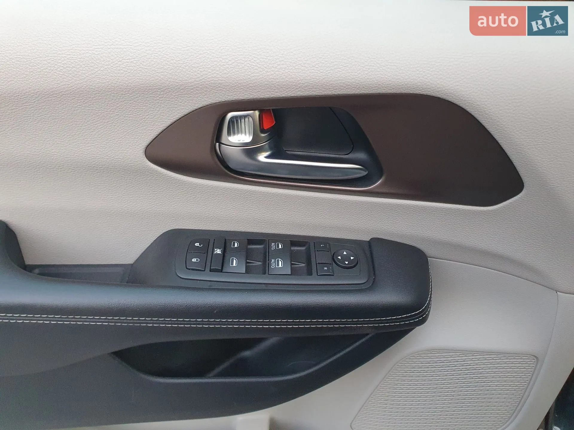 2022 Chrysler Voyager - мініатюра 56