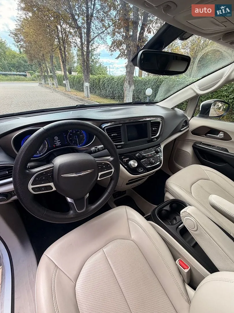 2020 Chrysler Voyager - мініатюра 19
