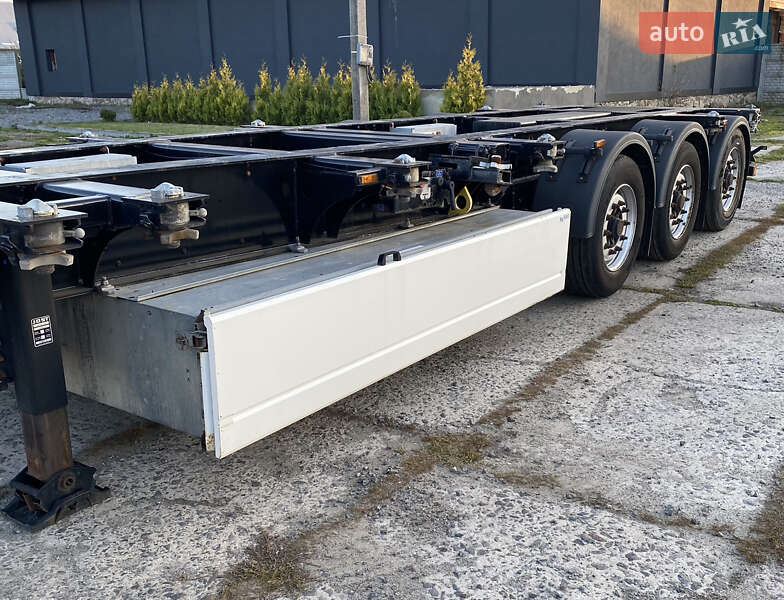 Контейнеровоз напівпричіп CIMC SilverGreen SG 03 2016 в Жовкві