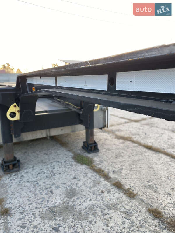 Контейнеровоз напівпричіп CIMC SilverGreen SG 03 2016 в Жовкві