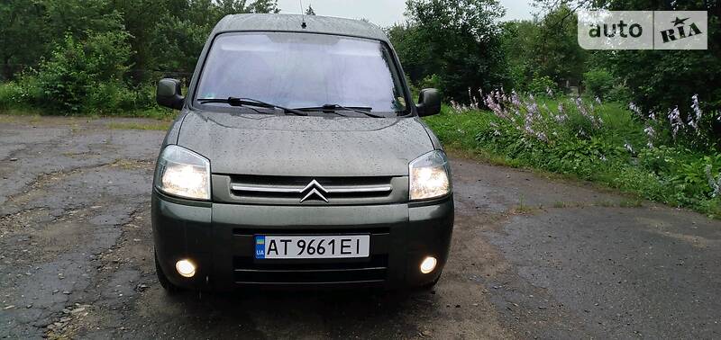 Вантажопасажирський фургон Citroen Berlingo 2005 в Коломиї
