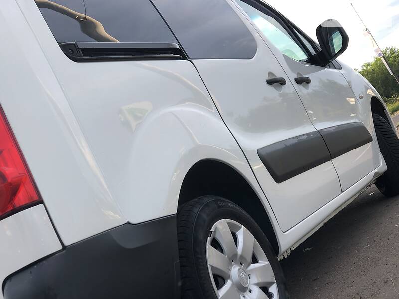 Вантажопасажирський фургон Citroen Berlingo 2011 в Дрогобичі