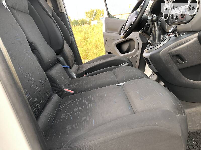 Вантажопасажирський фургон Citroen Berlingo 2011 в Дрогобичі