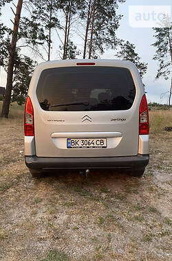 Універсал Citroen Berlingo 2011 в Володимирці