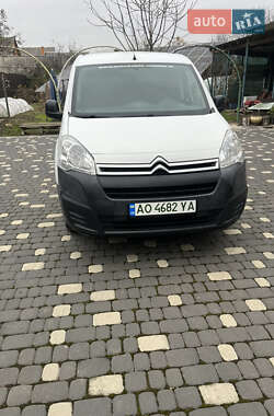 Вантажний фургон Citroen Berlingo 2016 в Ужгороді