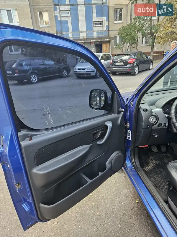 Citroen Berlingo 2006 VIN VF7GJKFWC93347300 фото оголошення 2 з 40