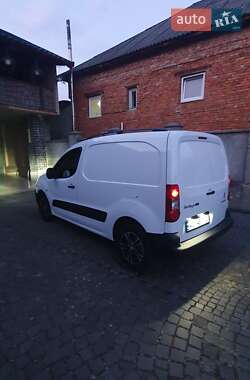 Вантажний фургон Citroen Berlingo 2012 в Іршаві