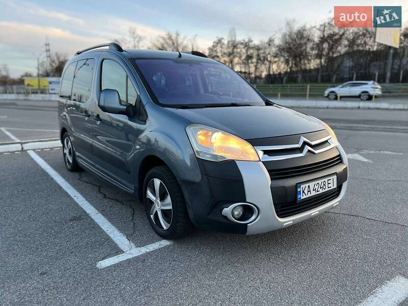 Минивэн Citroen Berlingo 2009 в 