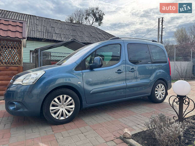 Минивэн Citroen Berlingo 2011 в 