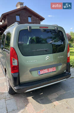 Минивэн Citroen Berlingo 2011 в 