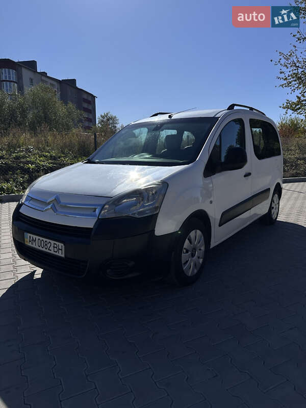 Минивэн Citroen Berlingo 2011 в 