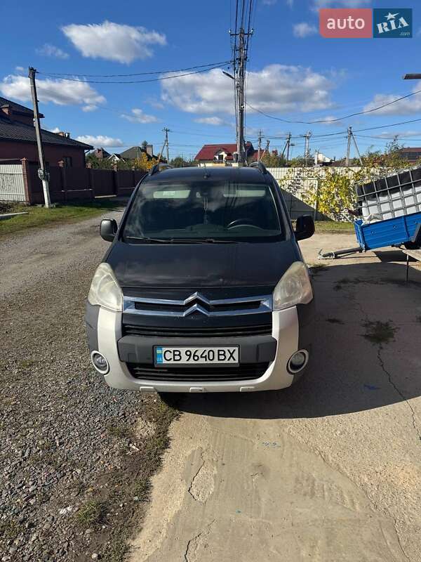 Минивэн Citroen Berlingo 2011 в 