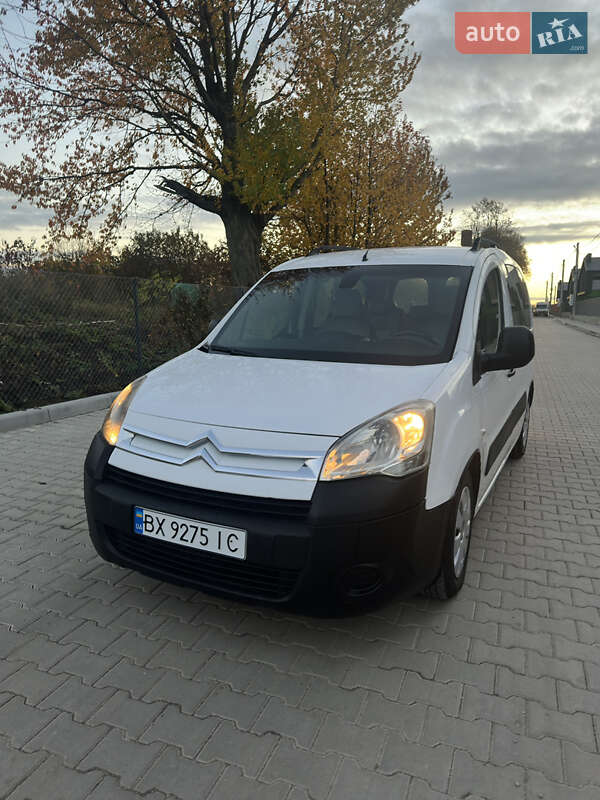 Минивэн Citroen Berlingo 2011 в 