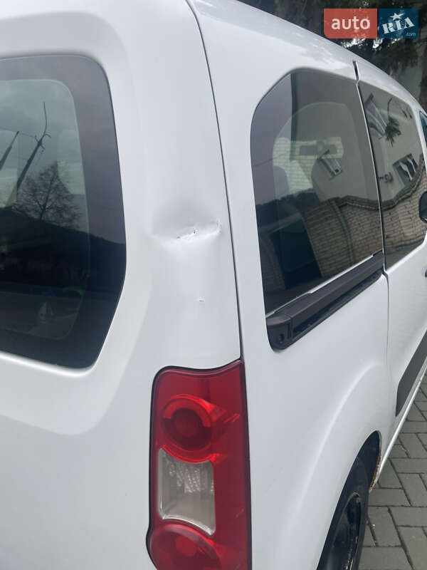 Минивэн Citroen Berlingo 2009 в Могилев-Подольске