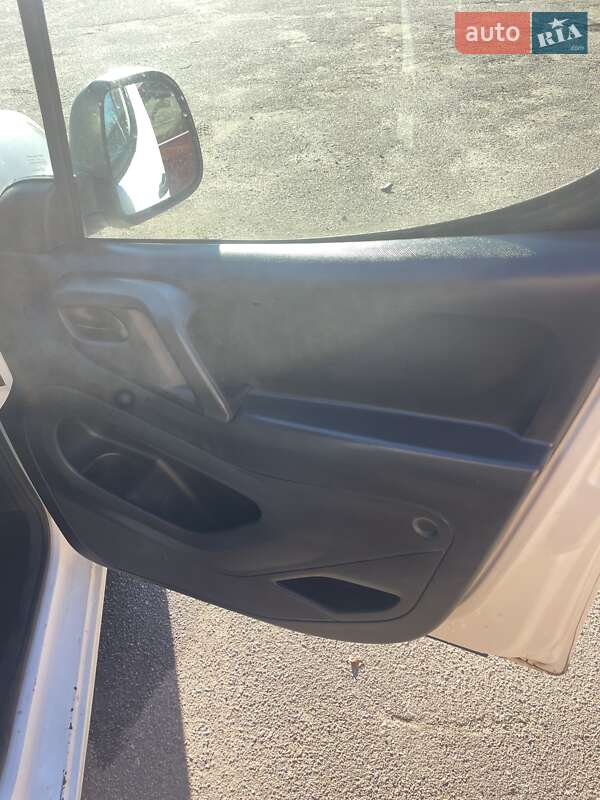 Грузовой фургон Citroen Berlingo 2016 в Луцке