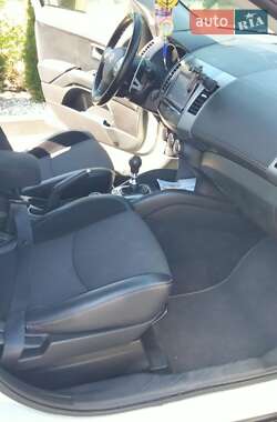 Позашляховик / Кросовер Citroen C-Crosser 2010 в 