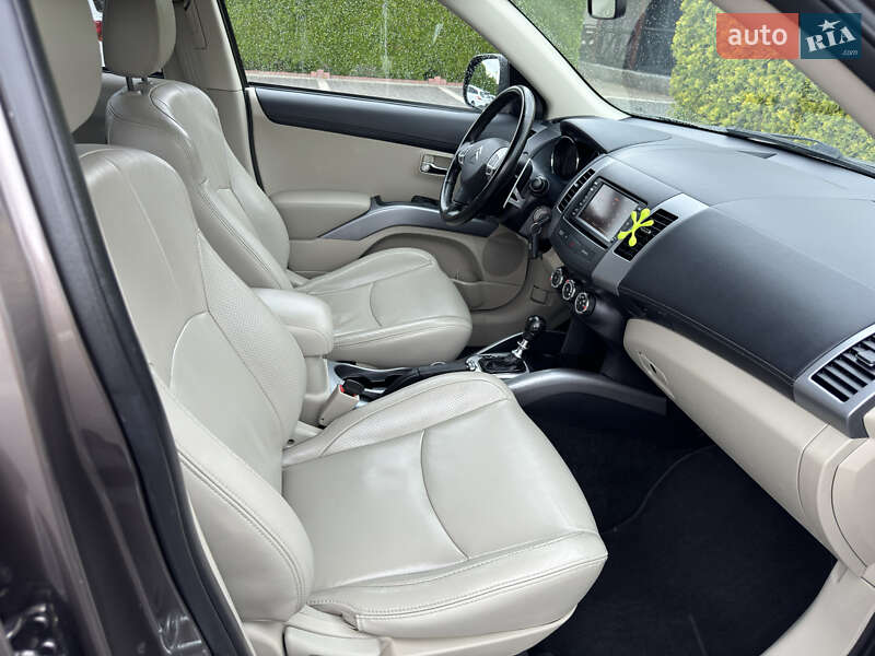 Позашляховик / Кросовер Citroen C-Crosser 2012 в Стрию
