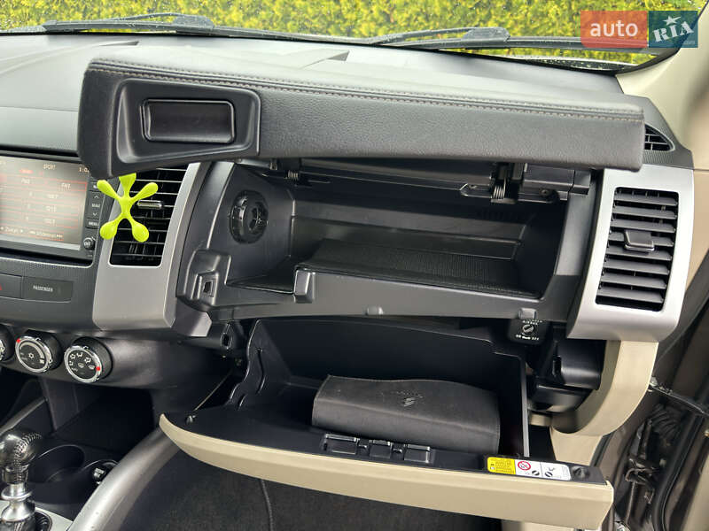 Позашляховик / Кросовер Citroen C-Crosser 2012 в Стрию