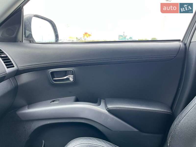 Внедорожник / Кроссовер Citroen C-Crosser 2011 в Львове фото 18 Внедорожник / Кроссовер Citroen C-Crosser 2011 в Львове