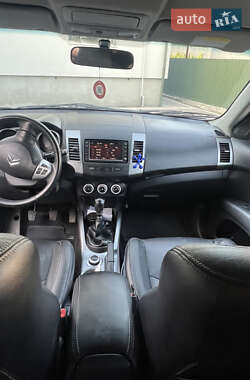 Позашляховик / Кросовер Citroen C-Crosser 2008 в 