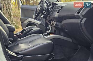 Позашляховик / Кросовер Citroen C-Crosser 2010 в 