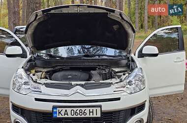 Позашляховик / Кросовер Citroen C-Crosser 2010 в 