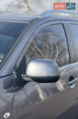 Позашляховик / Кросовер Citroen C-Crosser 2010 в  фото 7 Позашляховик / Кросовер Citroen C-Crosser 2010 в