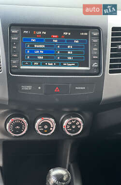 Позашляховик / Кросовер Citroen C-Crosser 2010 в  фото 14 Позашляховик / Кросовер Citroen C-Crosser 2010 в