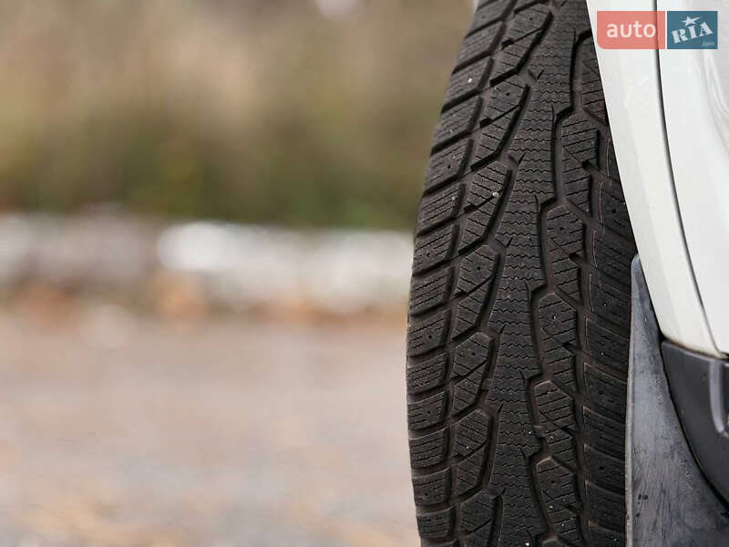 Позашляховик / Кросовер Citroen C-Crosser 2009 в Мені