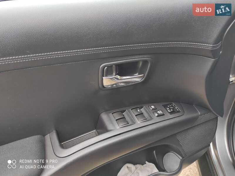 Внедорожник / Кроссовер Citroen C-Crosser 2010 в Луцке фото 3 Внедорожник / Кроссовер Citroen C-Crosser 2010 в Луцке