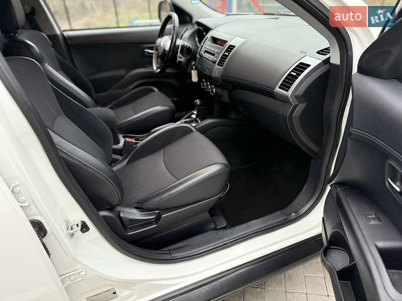 Внедорожник / Кроссовер Citroen C-Crosser 2012 в Кременце фото 38 Внедорожник / Кроссовер Citroen C-Crosser 2012 в Кременце