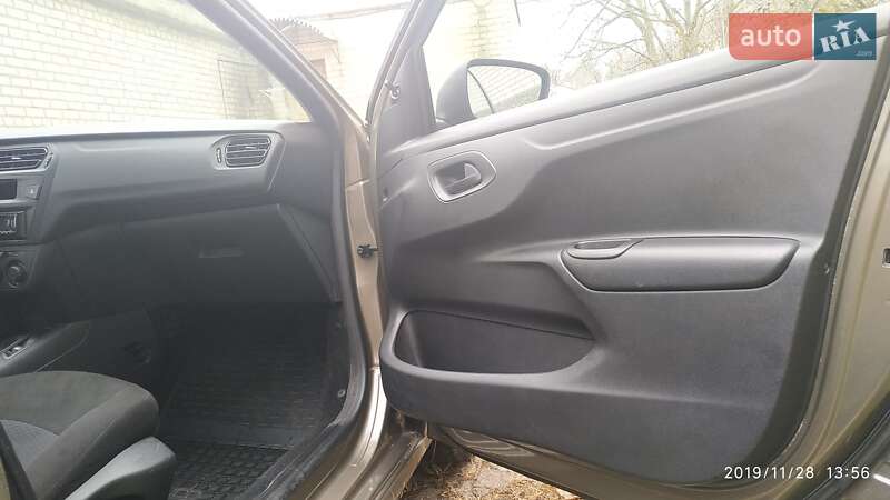 Седан Citroen C-Elysee 2013 в Звягелі