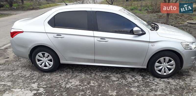 Седан Citroen C-Elysee 2016 в Запорожье