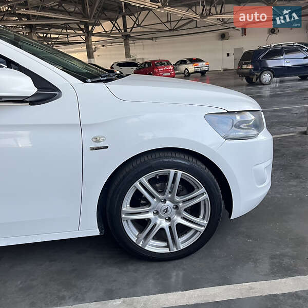 Седан Citroen C-Elysee 2013 в Виннице