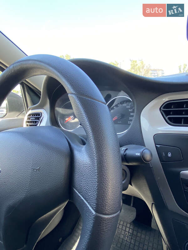 Седан Citroen C-Elysee 2016 в Петриковке