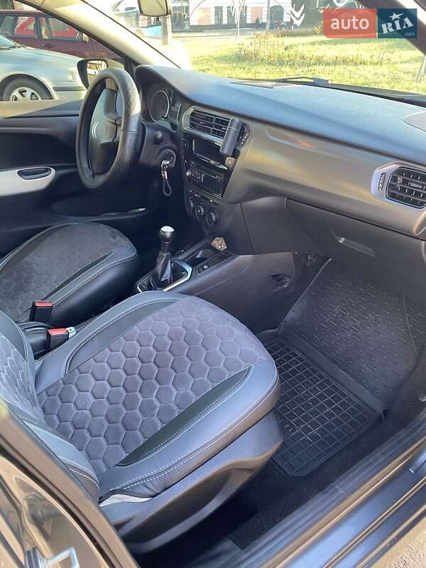 Седан Citroen C-Elysee 2012 в Чернигове