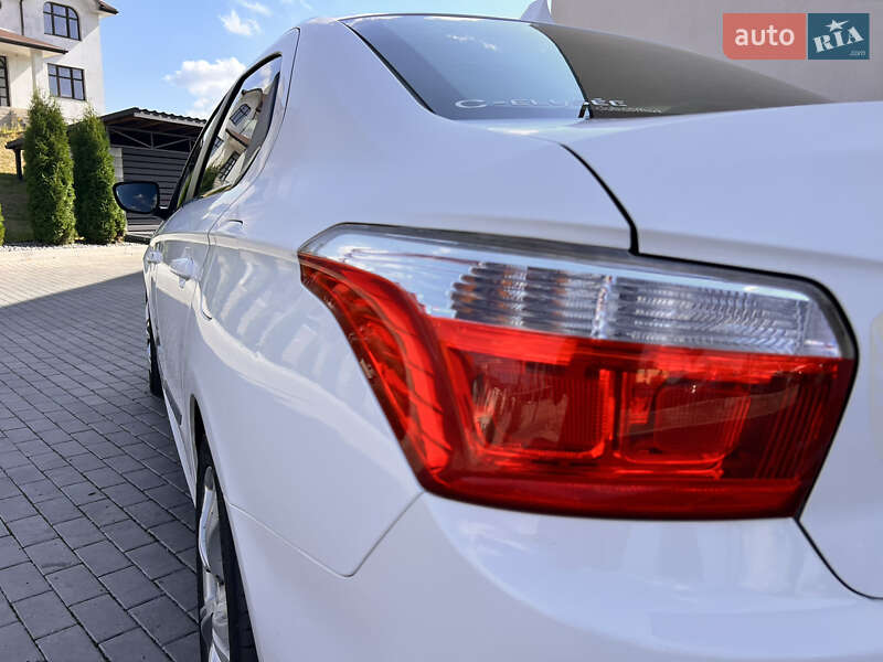 Седан Citroen C-Elysee 2013 в Рівному