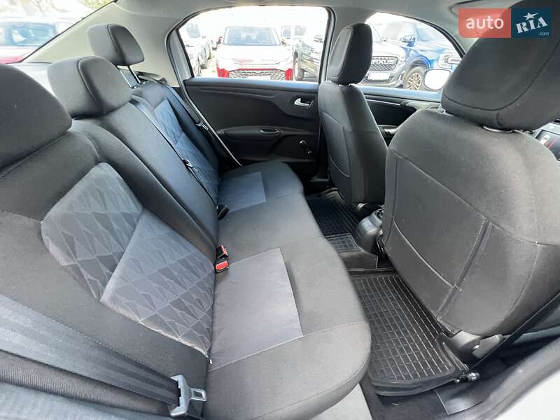 Седан Citroen C-Elysee 2023 в Киеве фото 17 Седан Citroen C-Elysee 2023 в Киеве