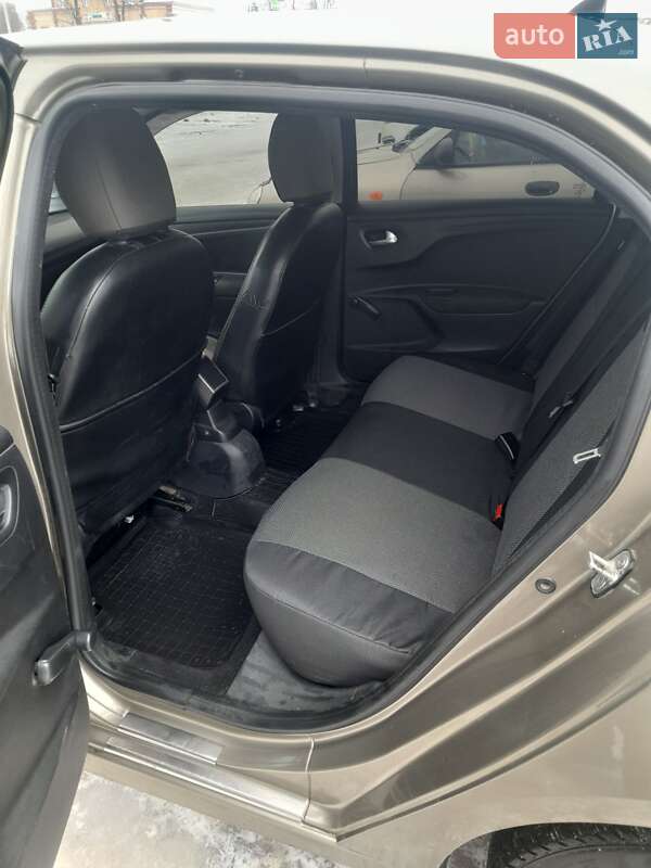 Седан Citroen C-Elysee 2013 в Житомирі