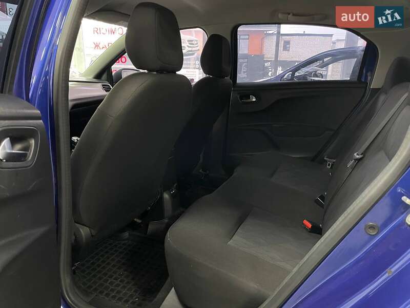 Седан Citroen C-Elysee 2017 в Киеве фото 33 Седан Citroen C-Elysee 2017 в Киеве