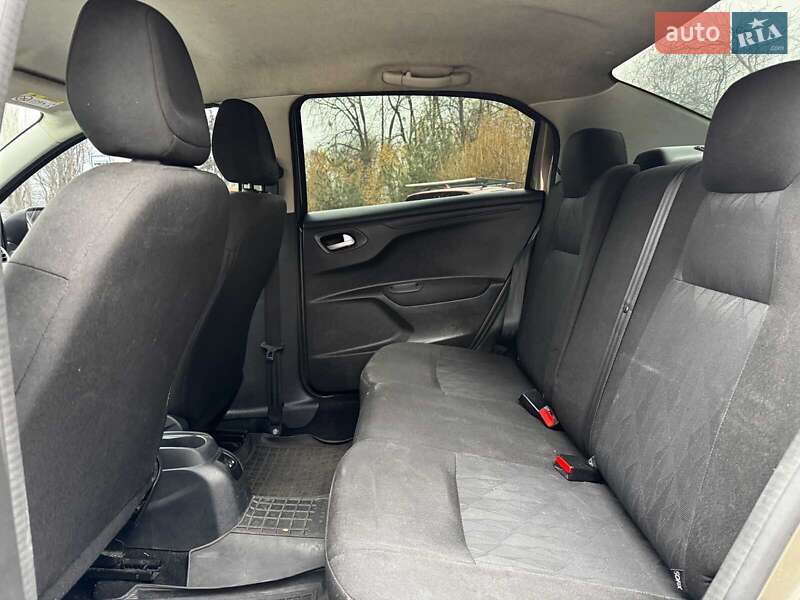 Седан Citroen C-Elysee 2017 в Києві фото 17 Седан Citroen C-Elysee 2017 в Києві