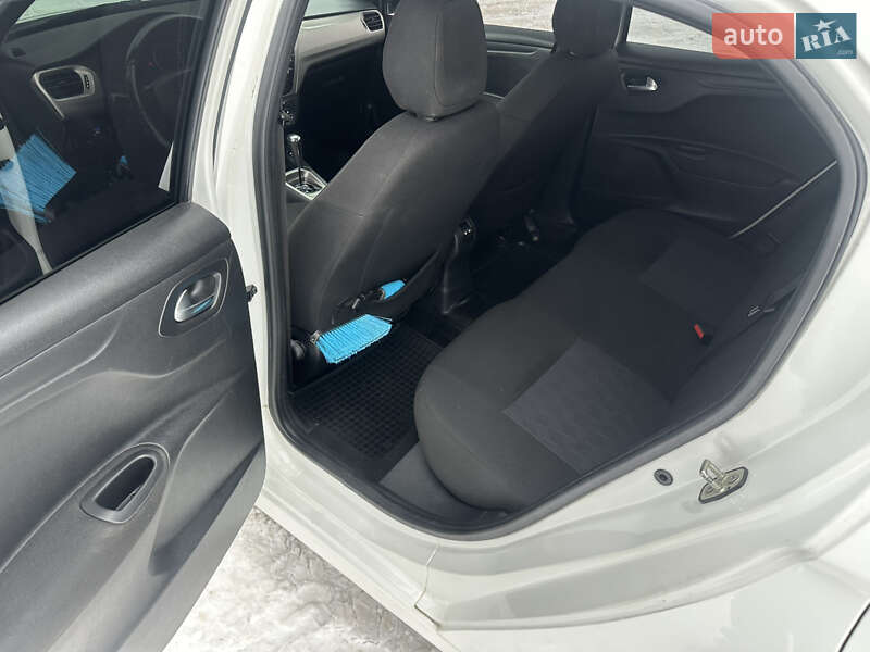 Седан Citroen C-Elysee 2013 в Чернигове