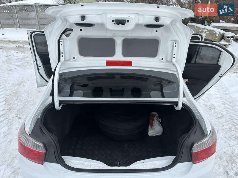 Седан Citroen C-Elysee 2013 в Чернигове