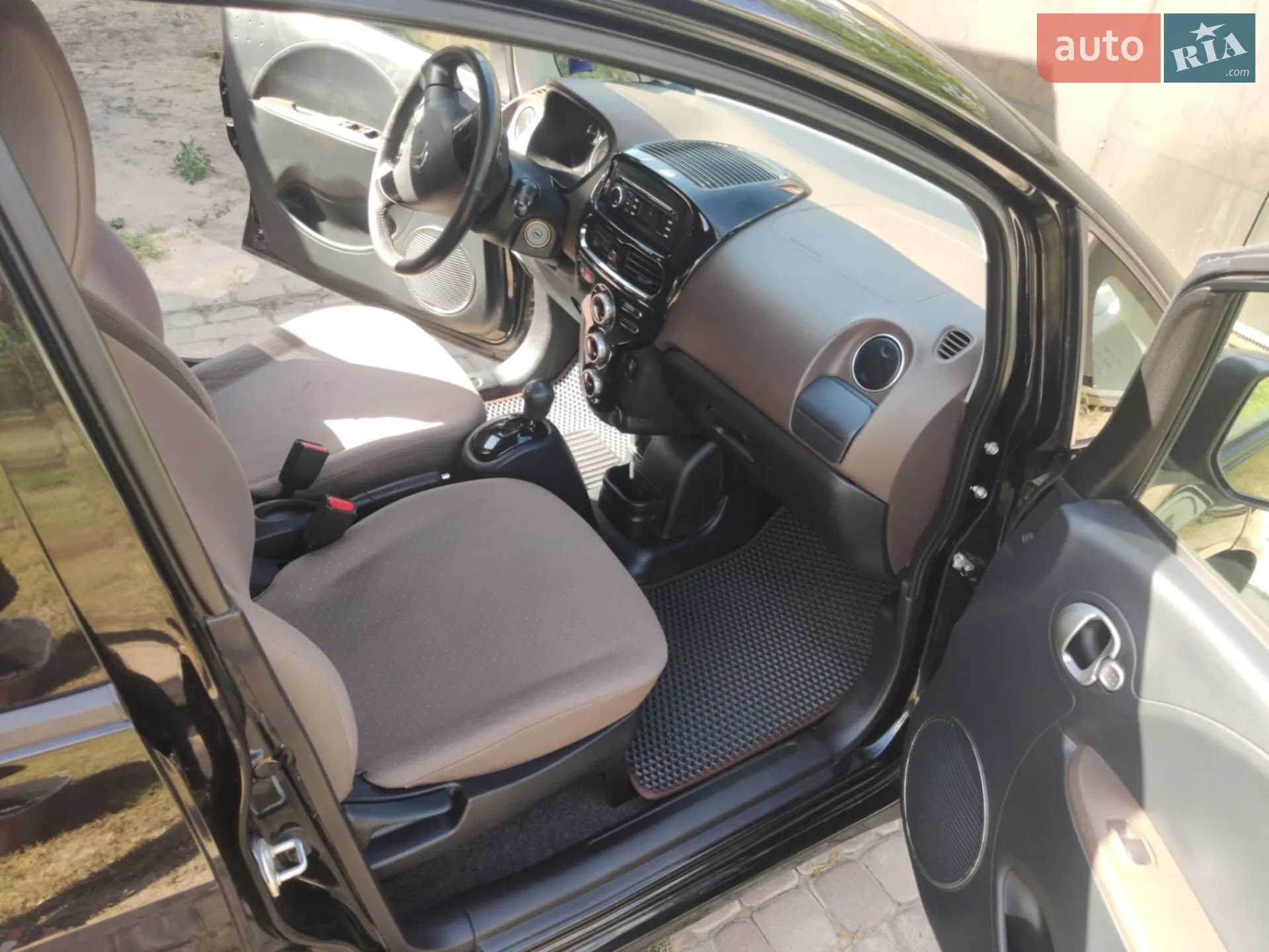 2011 Citroen C-ZERO - мініатюра 5