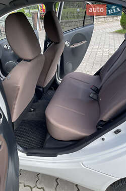 Хетчбек Citroen C-Zero 2010 в Золочеві